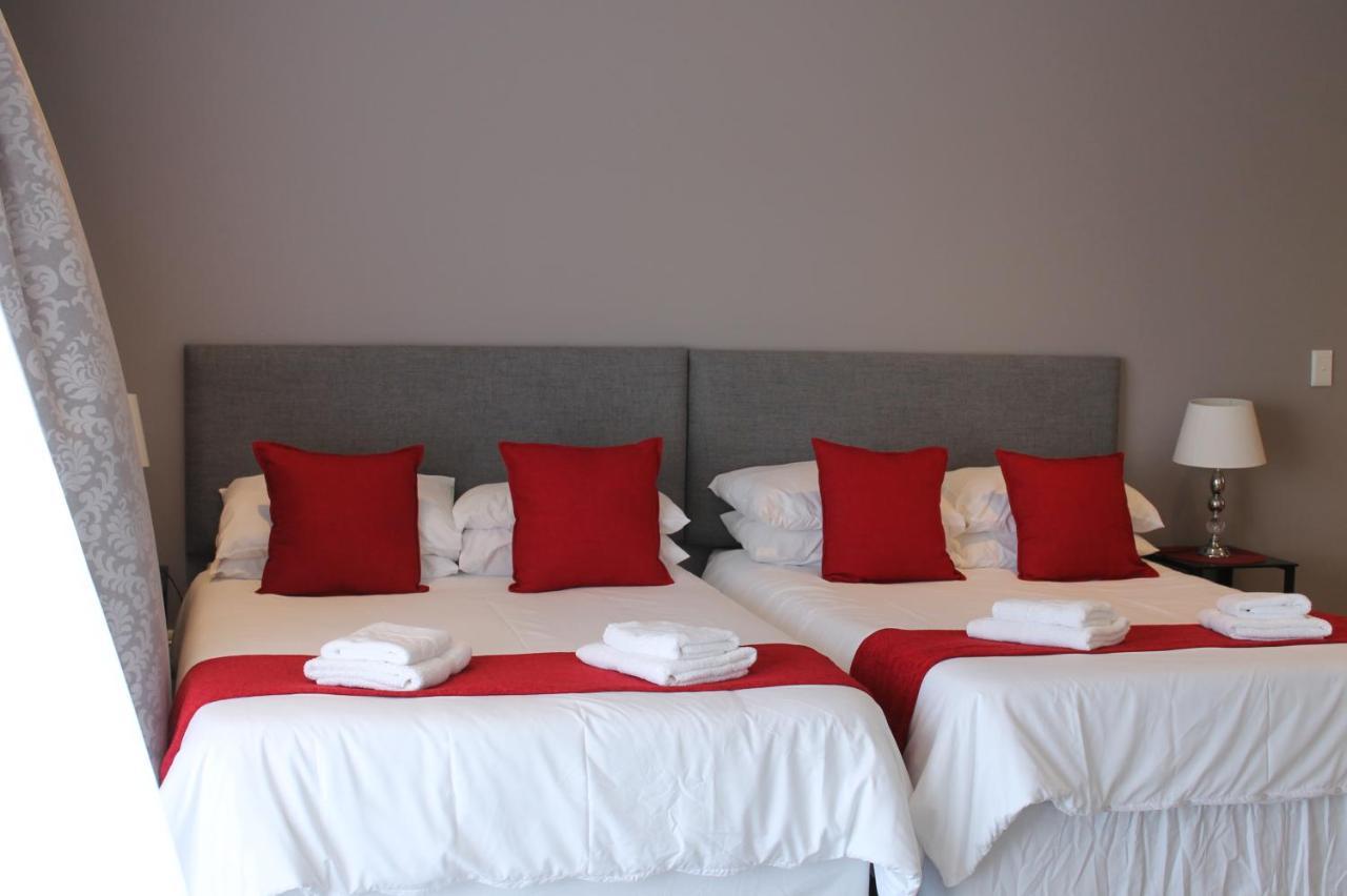 Phoenix Lodge And Waterside Accommodation Knysna Exteriör bild