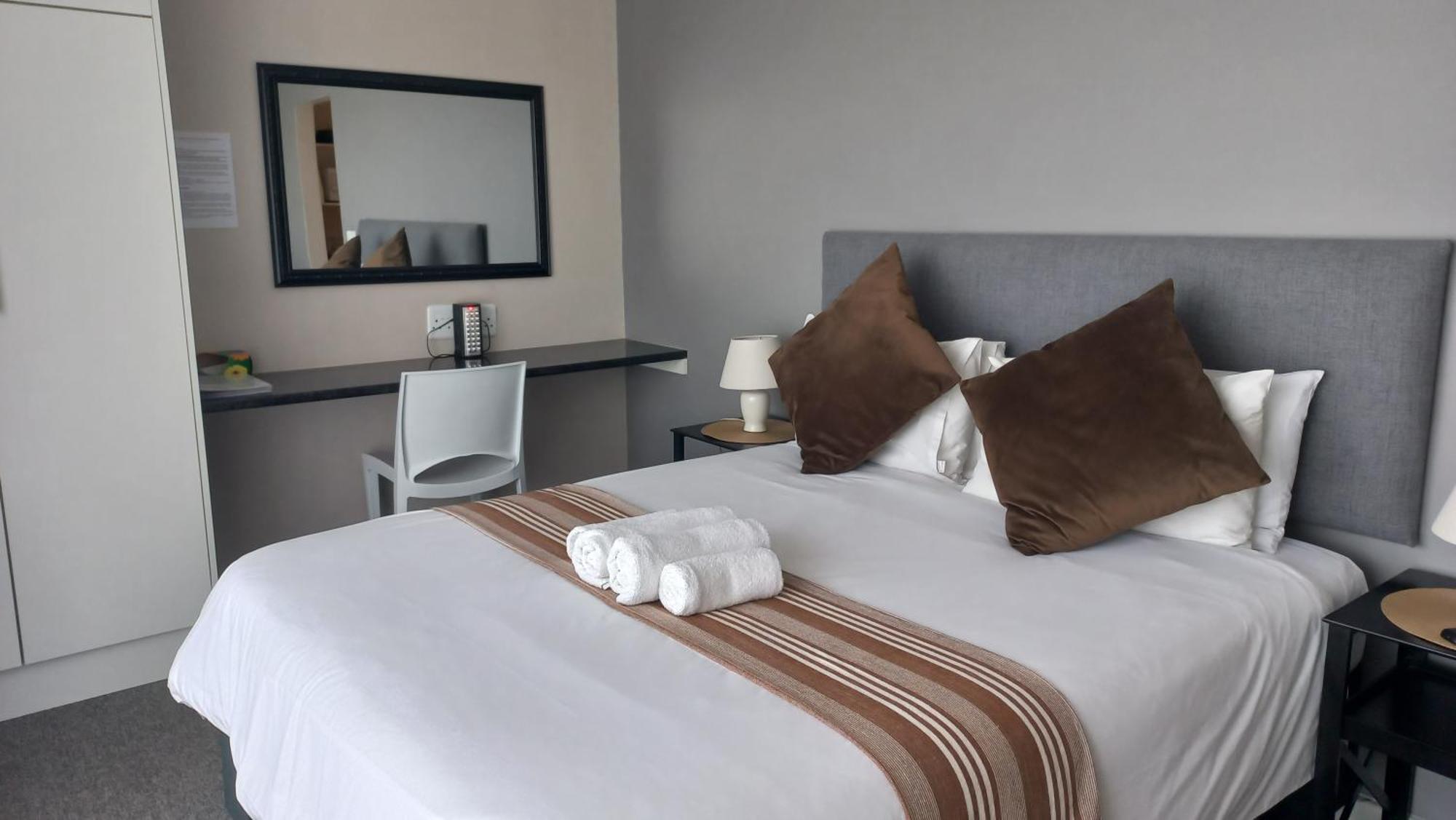 Phoenix Lodge And Waterside Accommodation Knysna Exteriör bild